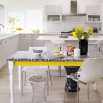 طاولة المطبخ مشرق بعد الترميم