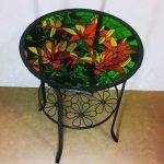 طاولة القهوة مع نمط مشرق