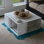 طاولة درج بيضاء