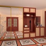 خزانة مرآة كبيرة مع علاقات مفتوحة للممر