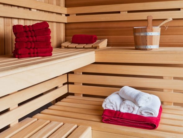 رفوف في الحمام