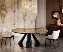 المائدة المستديرة أنيقة