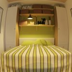 خيار مثير للاهتمام لغرفة نوم صغيرة