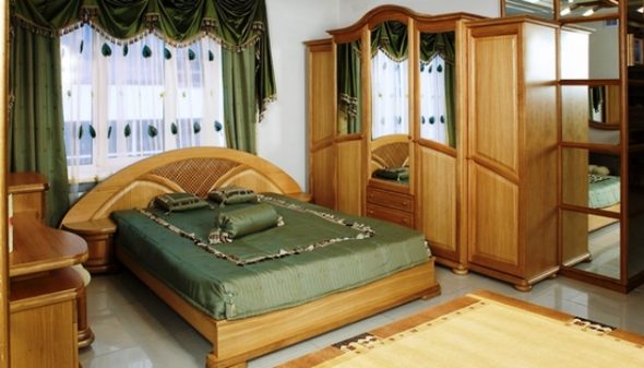 أثاث البلوط