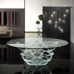 طاولة زجاجية جميلة
