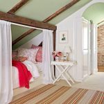 العلية - مكان يصنع فيه سرير في كثير من الأحيان