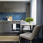 المائدة المستديرة مصغرة لمدة سنتين