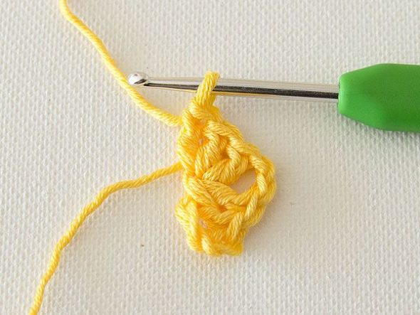 الجزء الثاني هو مثلث.