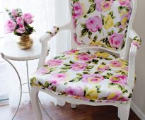 نسخة لطيفة من الكرسي الجديد في غرفة المعيشة