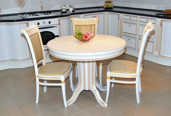 طاولة طعام مستديرة أصلية