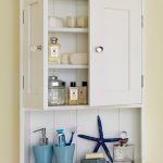 الأثاث البلاستيكي مريح للغاية من حيث التنظيف.