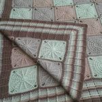 المفرش المصنوعة يدويا بألوان الباستيل