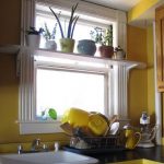 الجرف للزهور بالقرب من بالوعة المطبخ