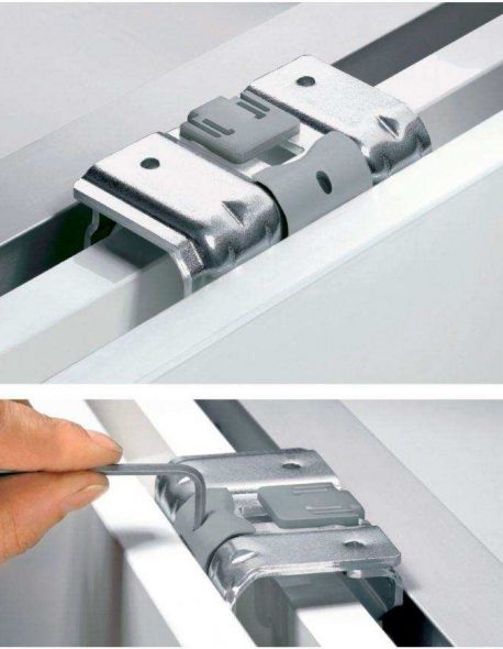 يؤدي تغيير موضع ورقة الباب إلى تغيير موضع ورقة الباب