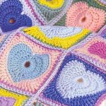 منقوشة رومانسية مع قلوب