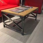 الجدول محلية الصنع في نمط الكثير لغرفة المعيشة