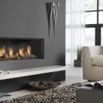 مزيج من الألوان بالأبيض والأسود في المناطق الداخلية من غرفة المعيشة في أسلوب بساطتها