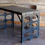 طاولة معدنية أنيقة مع الساقين الأصلي