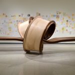 طاولة خشب حليقة