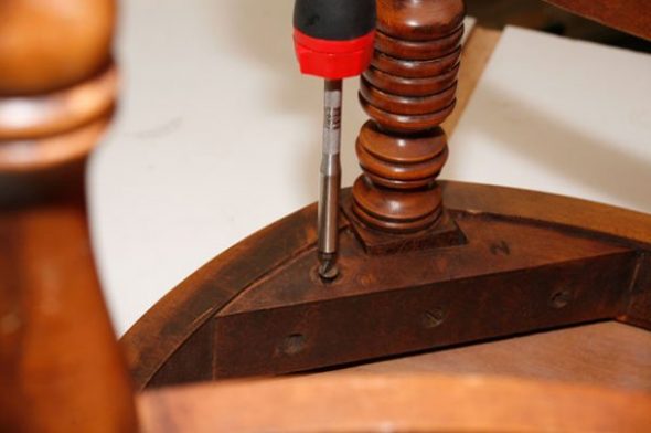 إزالة المفروشات القديمة