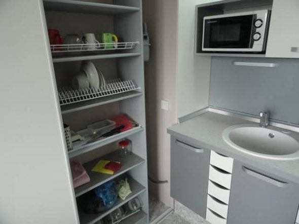 رف واسع مريح