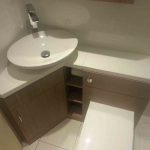 مجلس الوزراء الزاوية لحمام صغير