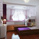 ركن للفتاة مع عامل ومرسى