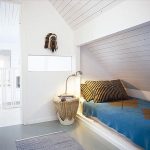 نائمة مريحة تحت السقف بأسلوب عرقي