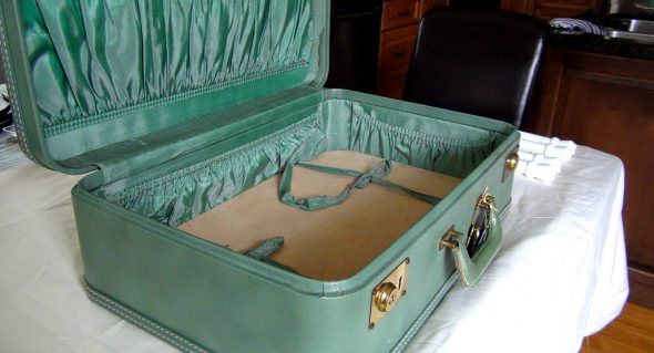 قطع ورقة من الخشب الرقائقي