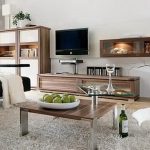 طاولة القهوة مع الساقين المعادن