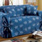 غطاء الشتاء مع العلاقات إلى الأريكة