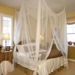 المظلة على السقف