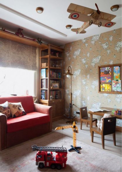 أريكة في غرفة الصبي