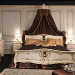 المظلة البني مع جولة جبل في الداخل