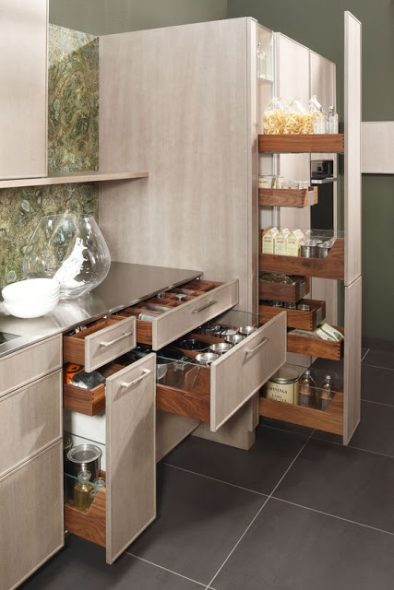 الأدراج والرفوف