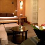 أريكة وحدات في غرفة النوم