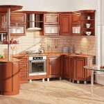 مطبخ خشبي صغير مع بار الإفطار