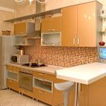 المطبخ الرملي ومئزر من الفسيفساء