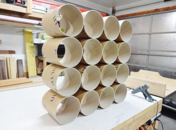 نحن قطع الغراء من الأنابيب