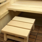 مسند للقدمين للحمام