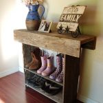 رف الأحذية محلية الصنع