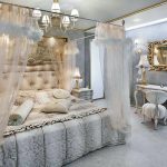 غرفة نوم في مظلة ذات تهوية رمادية زرقاء