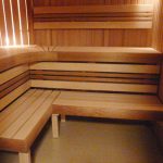 رف الجهاز في الحمام بأيديهم