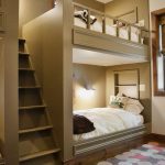 بنيت في 2nd الطابق لسرير