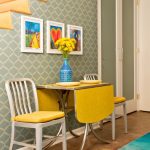 طاولة قابلة للطي مشرق في الداخل