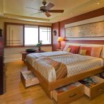 صناديق تخزين من الجانب وأمام السرير