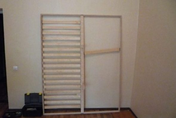 قاعدة السرير