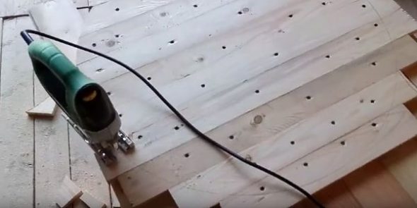 صنع منضدية مستديرة