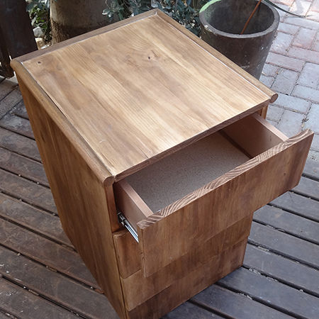 منضدة جاهزة