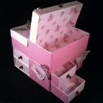 جميلة صغيرة من الأدراج للأشياء الصغيرة تافهة